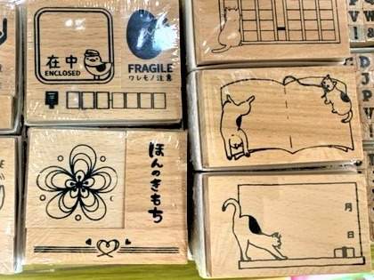 【セリア・爆売れ】「ヘビロテ確定！」「オタ活に優しい」「優秀すぎ」ラバースタンプ：オタヨリが使えると超話題（1/3）
